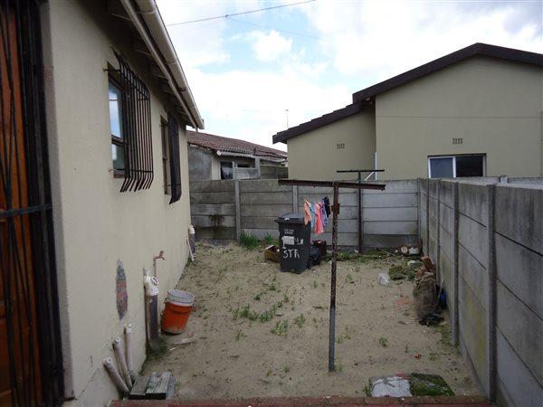 3 Bedroom Property for Sale in Ilitha Park Western Cape